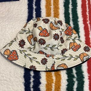 NWOT mushroom bucket hat